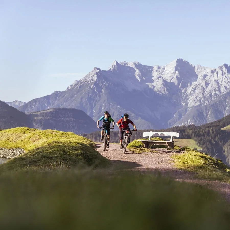 hd-E-Biken-im-PillerseeTal-1Cklemenskoenigat